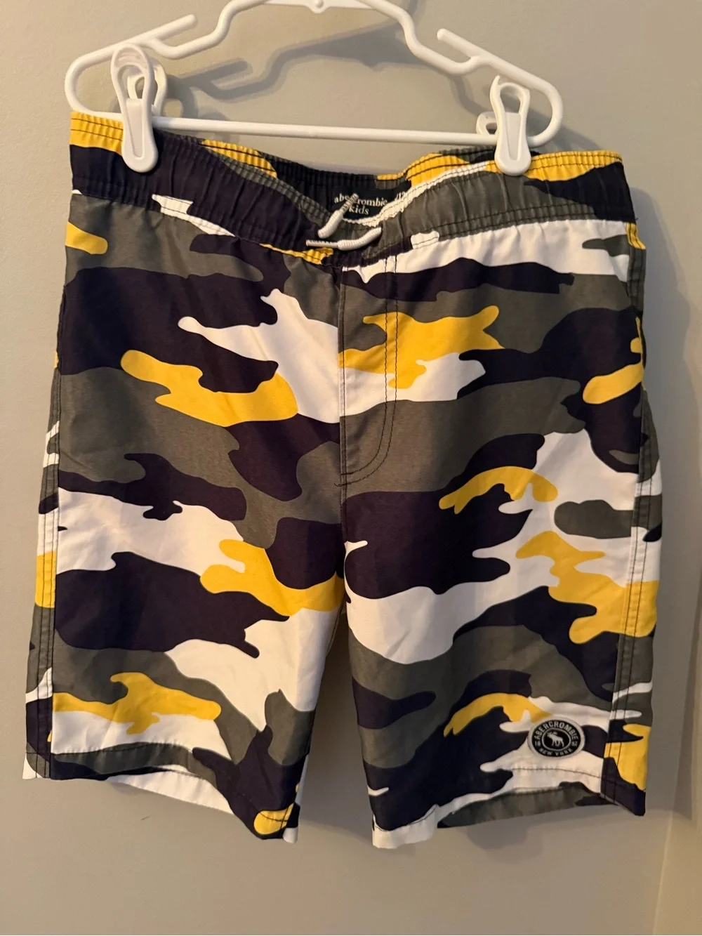 Abercrombiekids boys Camouflage Swim Shorts - Yellow & Olive size 11/12